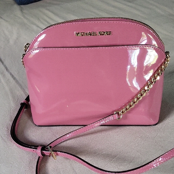 Michael Kors Handbags - Michael Kors Pink Patent Crossbody Bag with Gold Chain